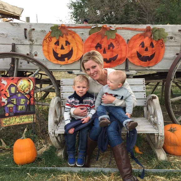 Meet your Posher, Beth - Picture 2 of 4